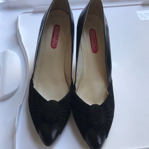 Vintage leather heels 👠